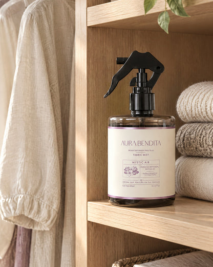 Mystic Air, aromatizante de telas de 300 ml, en su lugar de uso