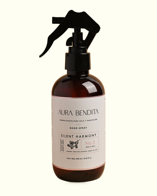 Silent Harmony, aromatizante de ambiente de 250 ml de Aura Bendita: frasco sobre fondo marfil