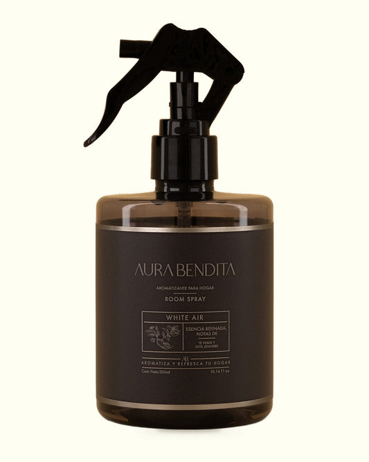 White Air, aromatizante de ambiente de 300 ml de Aura Bendita: frasco sobre fondo marfil